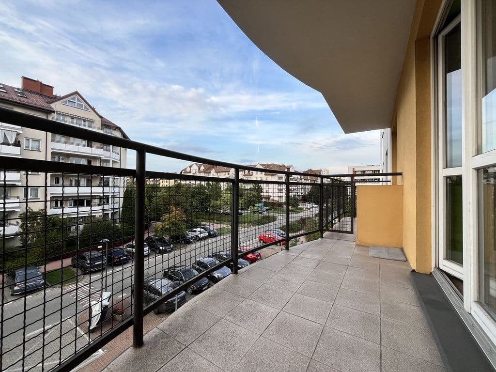 Functional studio with large balcony near metro – 2