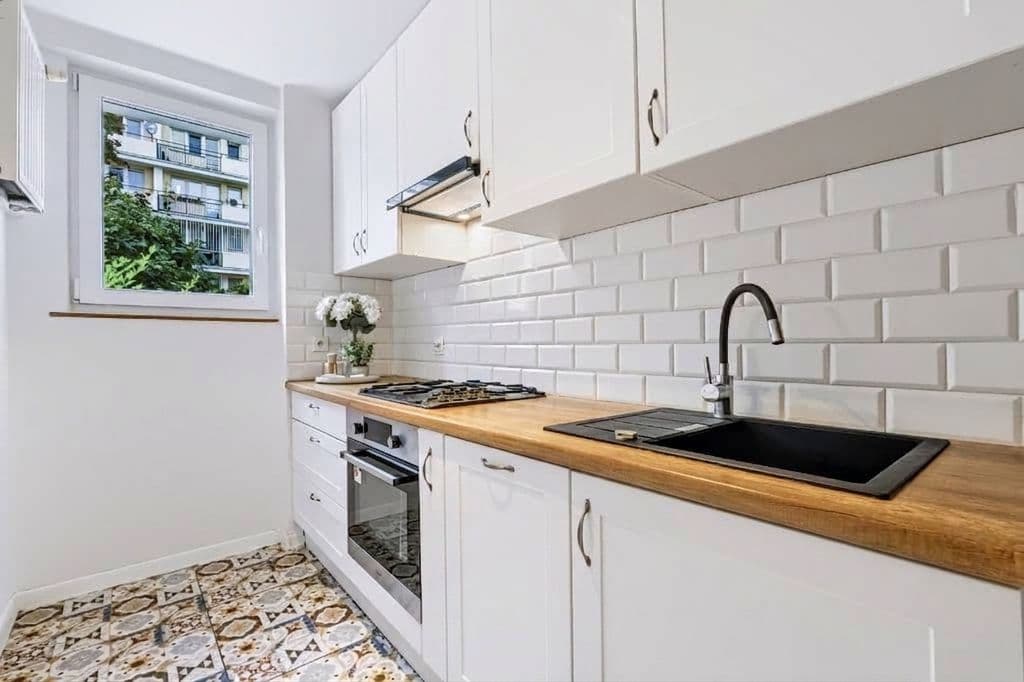 Charming three-room apartment with balcony in Mokotów – 4