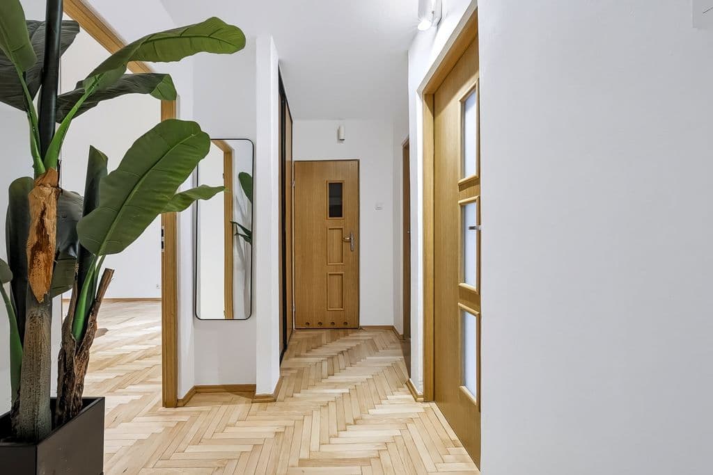 Charming three-room apartment with balcony in Mokotów – 10