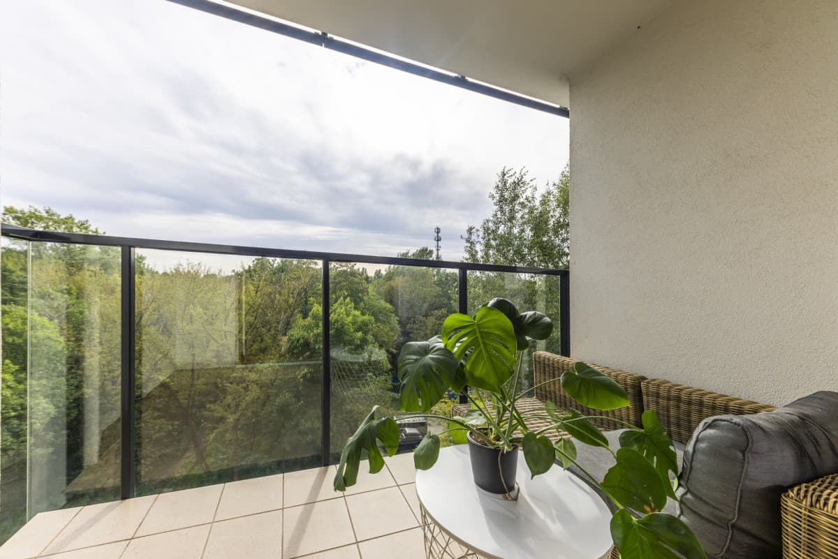 Artistic Żoliborz apartment with green views and garage – 23