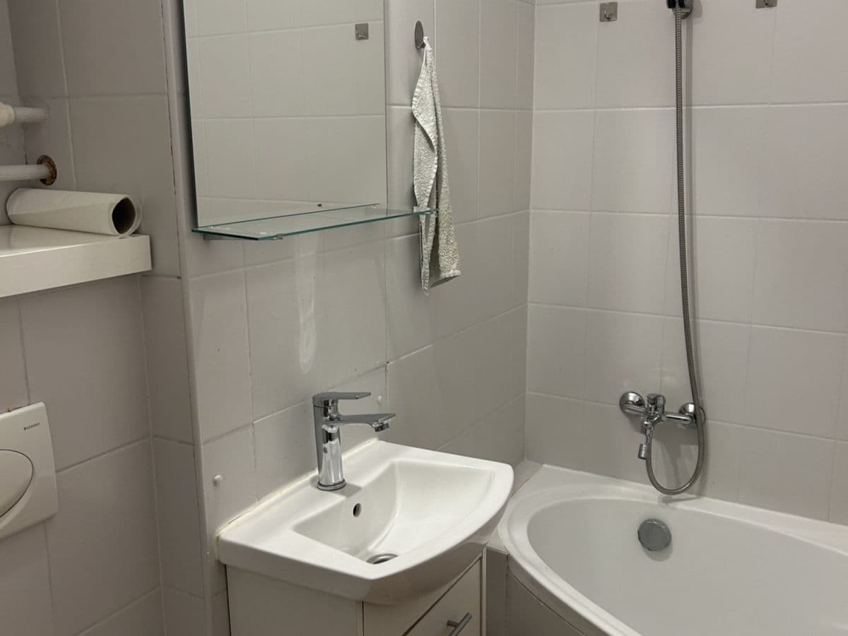 Renovated 2-bedroom flat near Bemowo Metro – 8