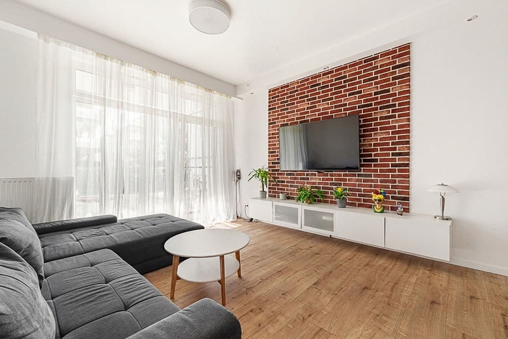 Spacious 4-room apartment with 80 m² gardens – 1