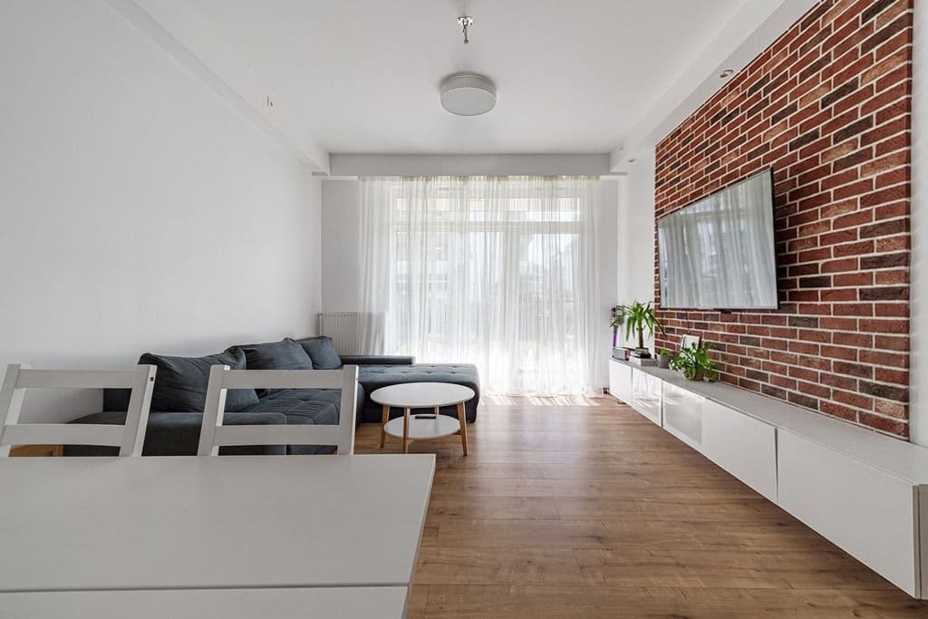 Spacious 4-room apartment with 80 m² gardens – 2