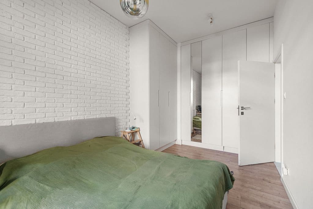 Spacious 4-room apartment with 80 m² gardens – 7