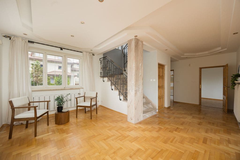 Spacious segment home in green Bemowo – 8