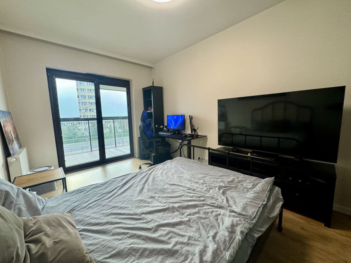 Spacious 47m² apartment in prestigious Mokotów residence – 6