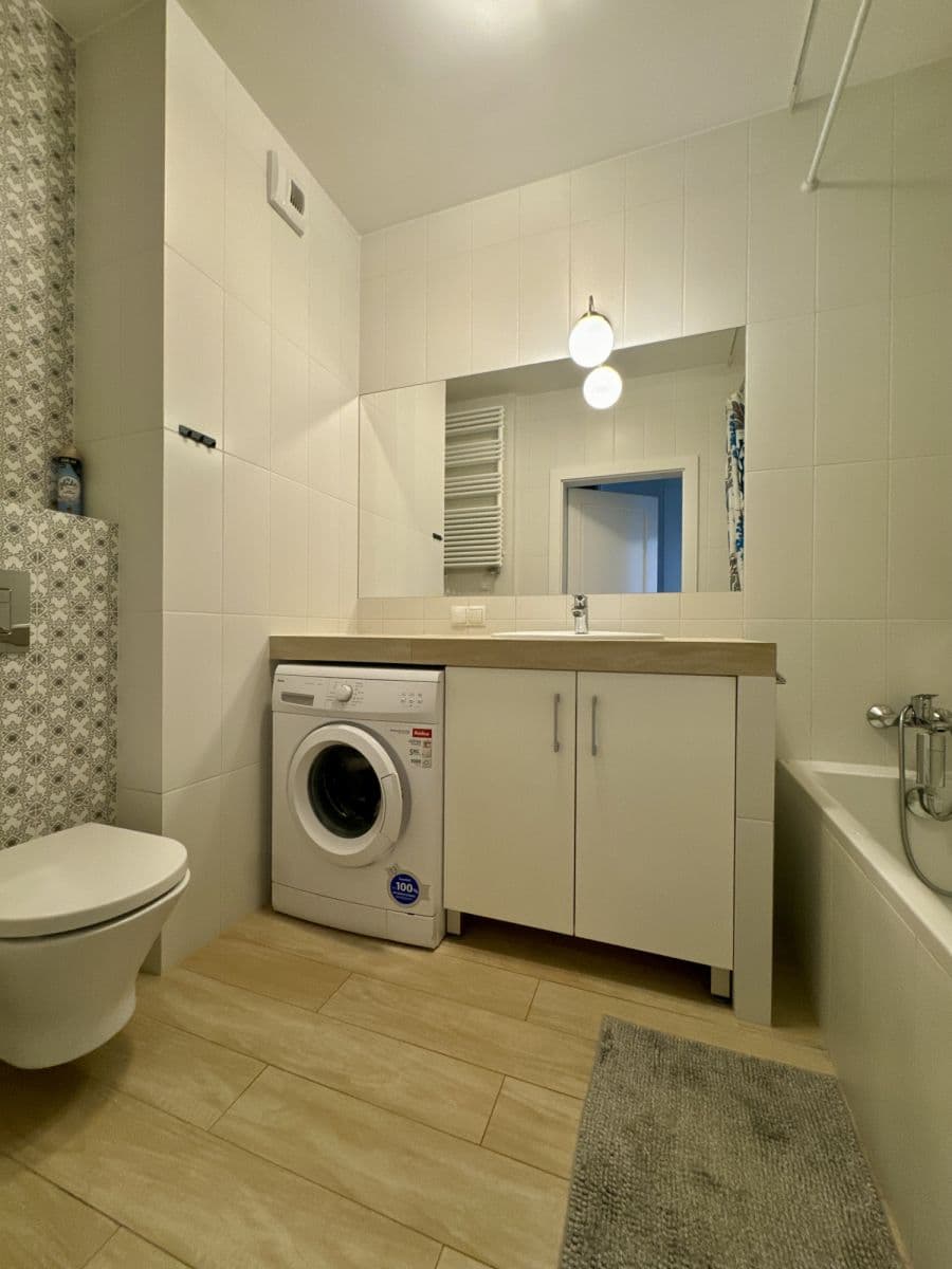 Spacious 47m² apartment in prestigious Mokotów residence – 11