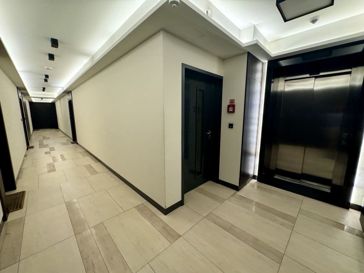 Spacious 47m² apartment in prestigious Mokotów residence – 13