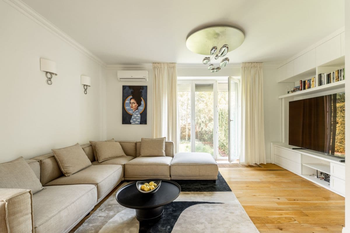Modernized pre-war twin with garden and two terraces – 1