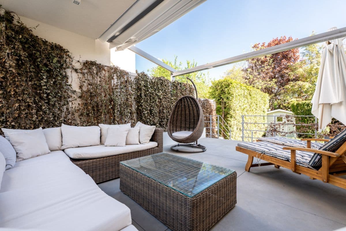 Modernized pre-war twin with garden and two terraces – 7