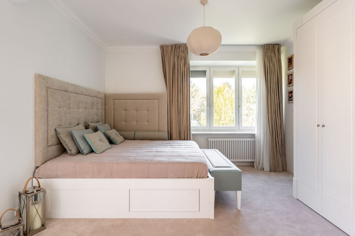 Modernized pre-war twin with garden and two terraces – 14