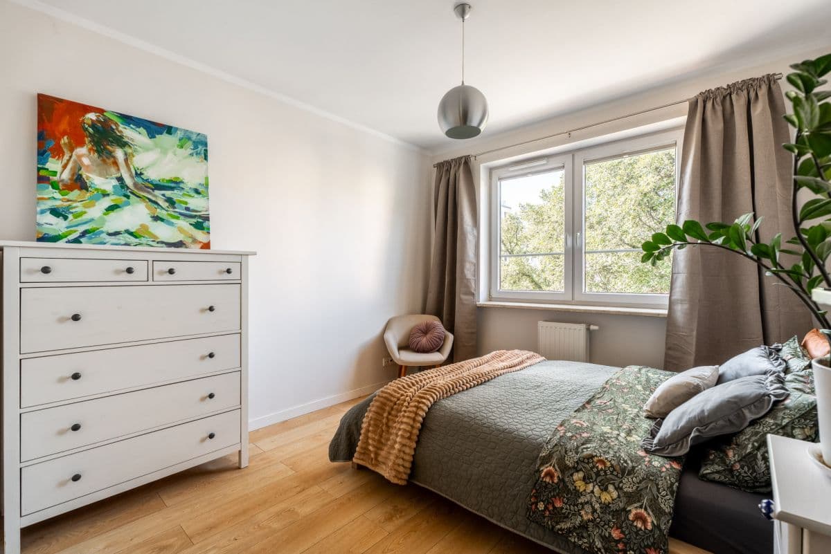 Bright 2-bedroom apartment close to Metro – 5