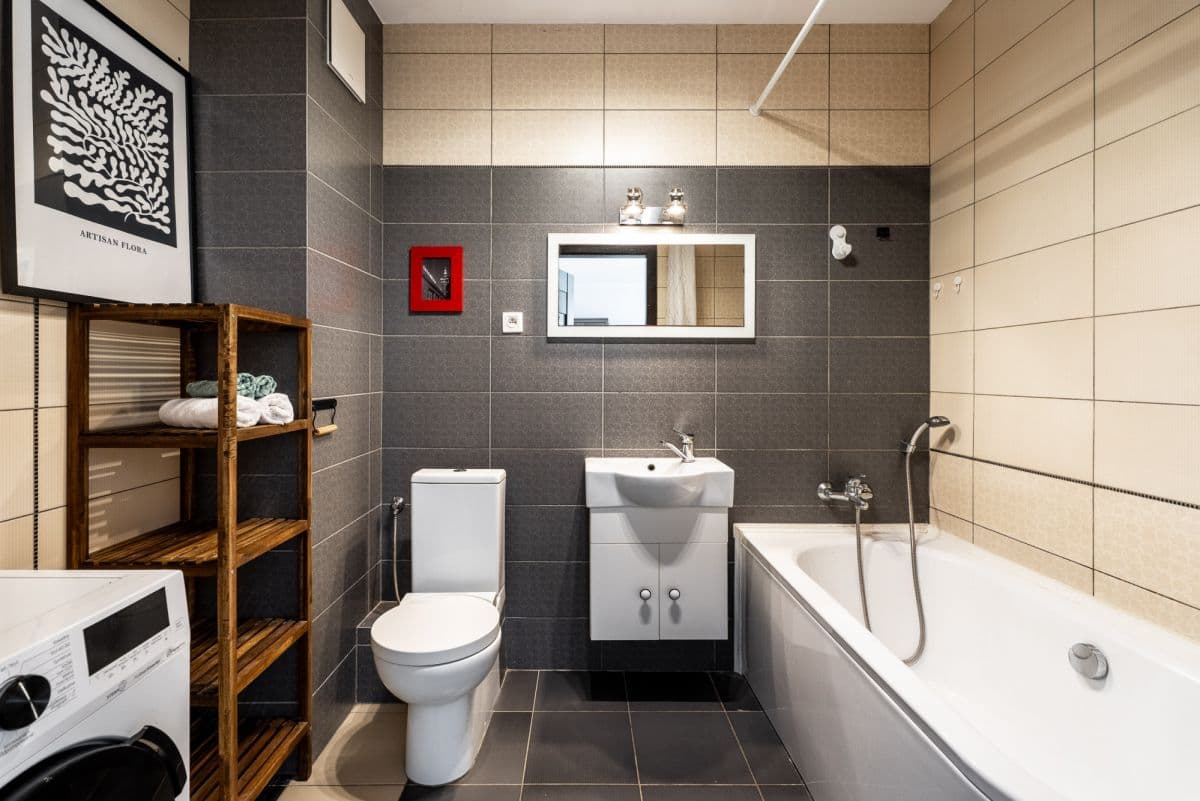 Bright 2-bedroom apartment close to Metro – 10