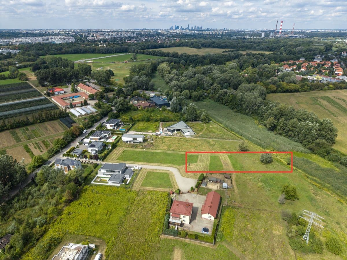 Scenic plot by Wilanówka River, ideal for luxury home – 1