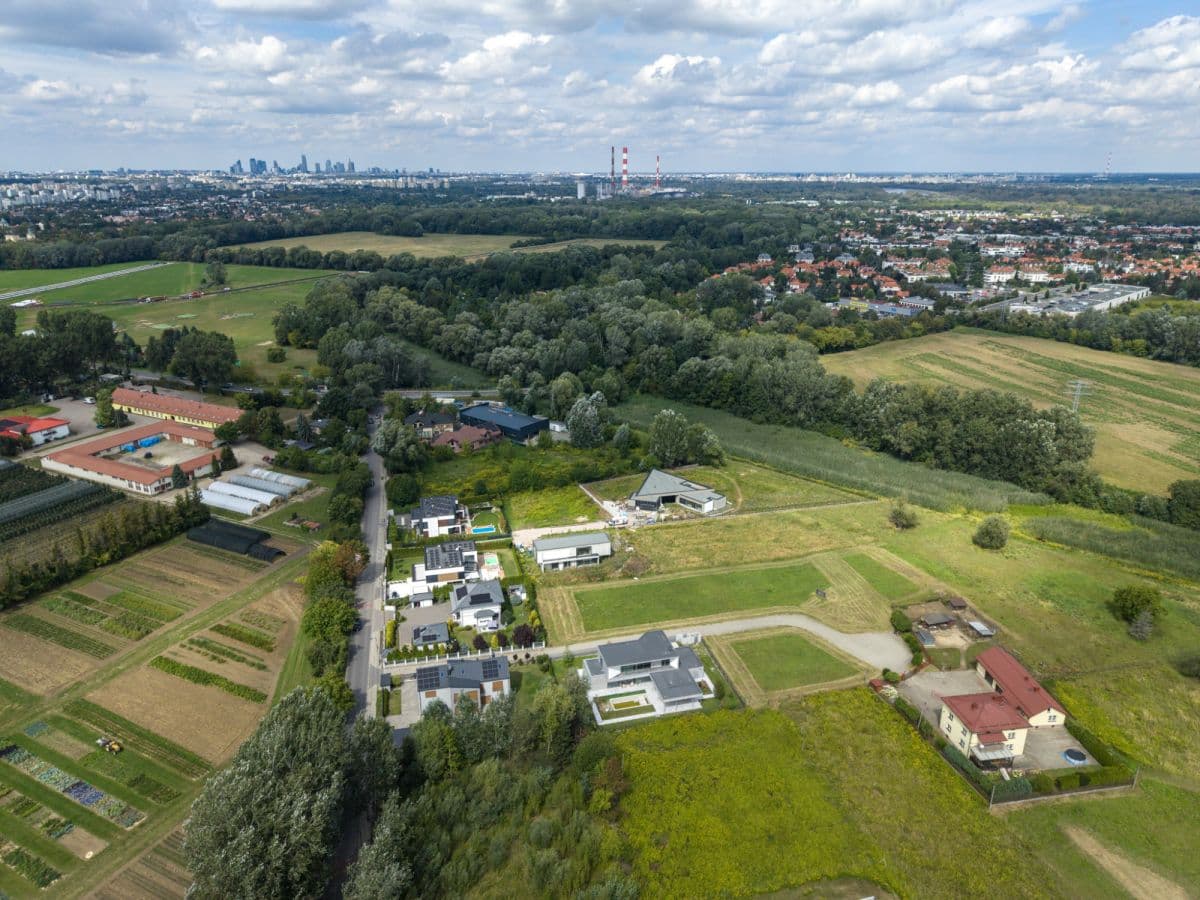 Scenic plot by Wilanówka River, ideal for luxury home – 4