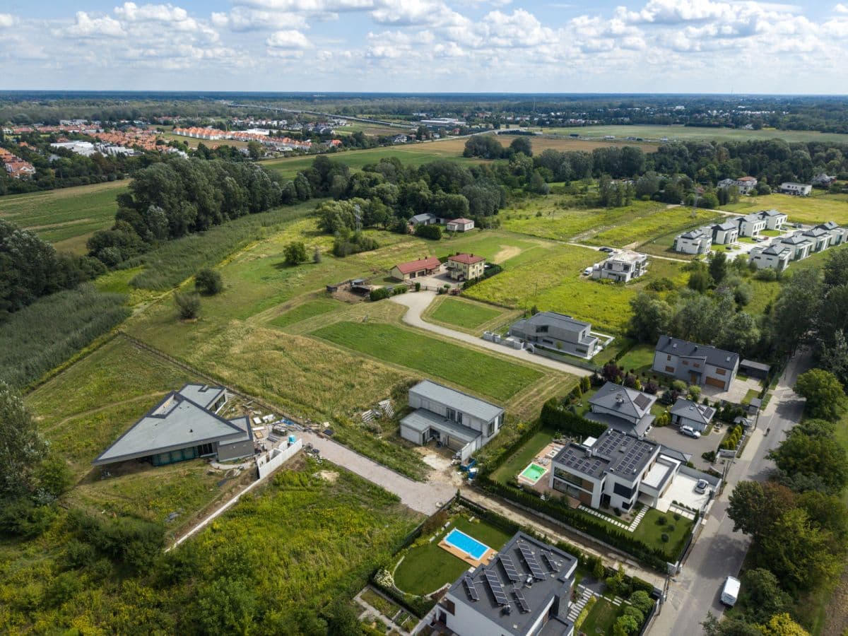 Scenic plot by Wilanówka River, ideal for luxury home – 7