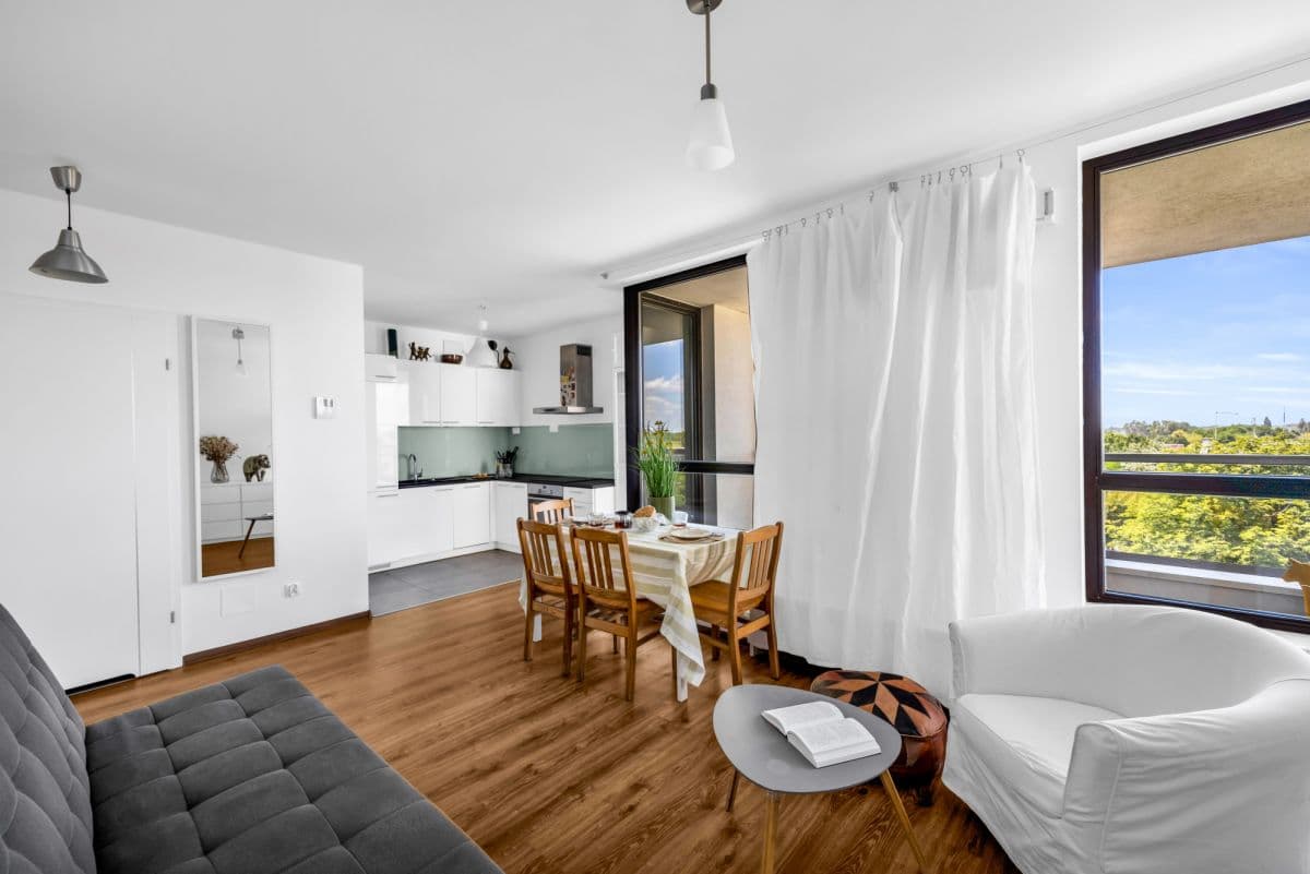 Modern 2-room flat with city views in Ochota – 3