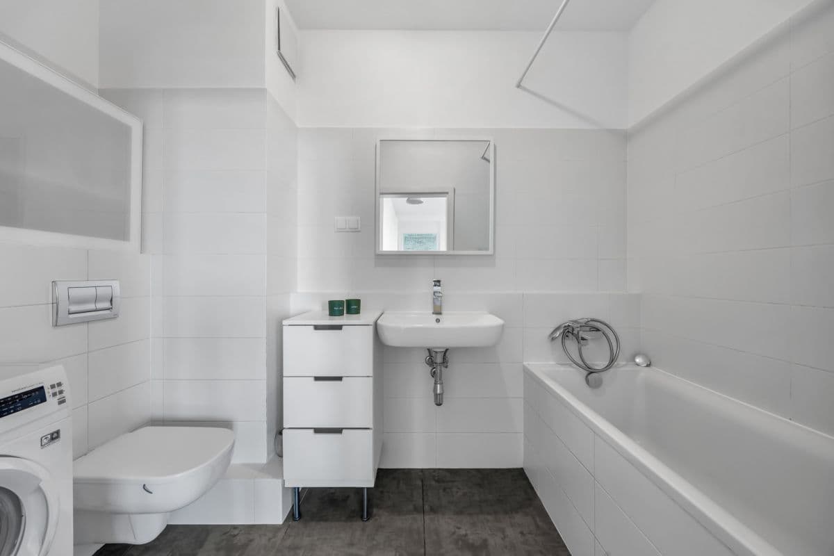 Modern 2-room flat with city views in Ochota – 8