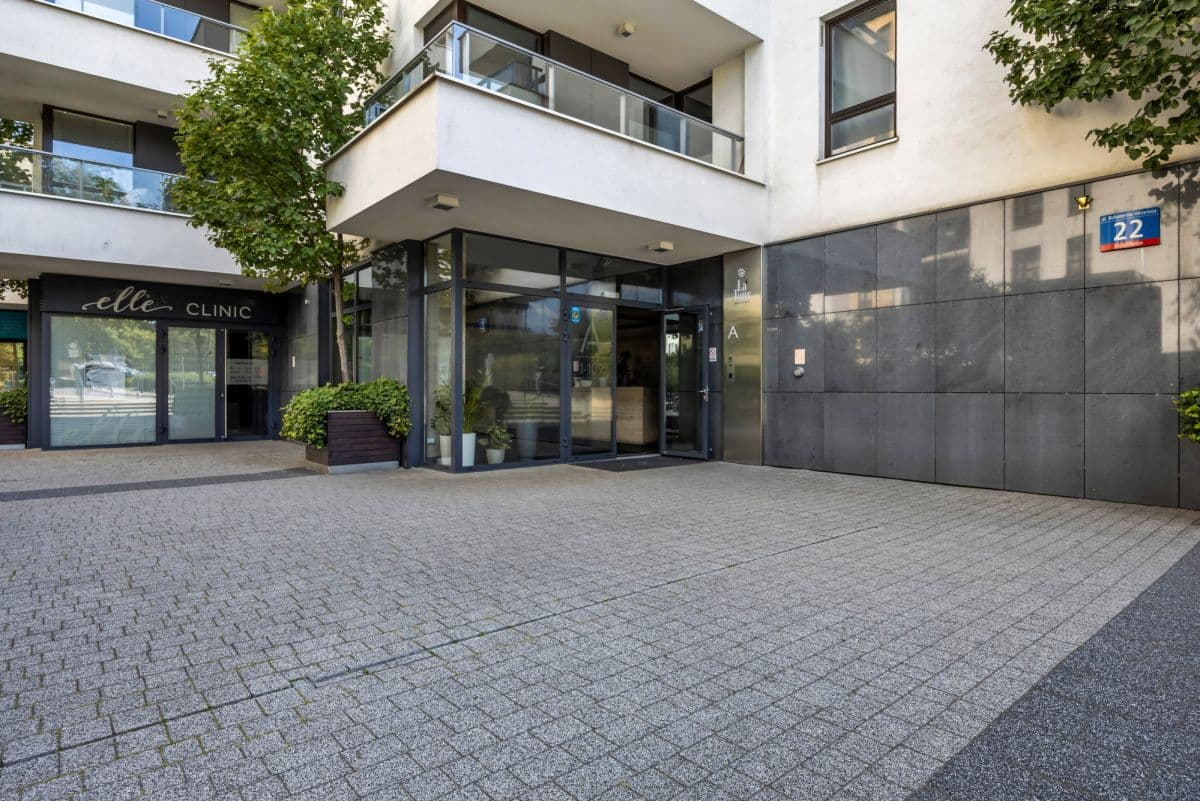 Modern 2-room flat with city views in Ochota – 10