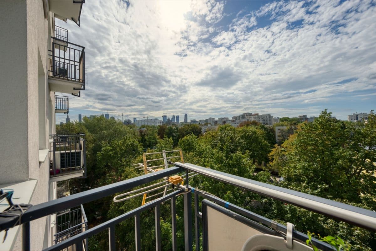 Spacious 2-room apartment in central Warsaw – 9