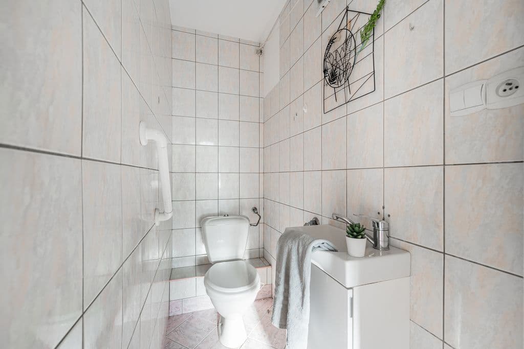 Spacious apartment with potential for 5 rooms – 10