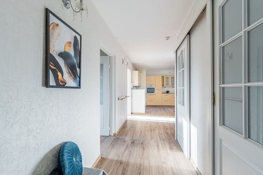 Spacious apartment with potential for 5 rooms – 12