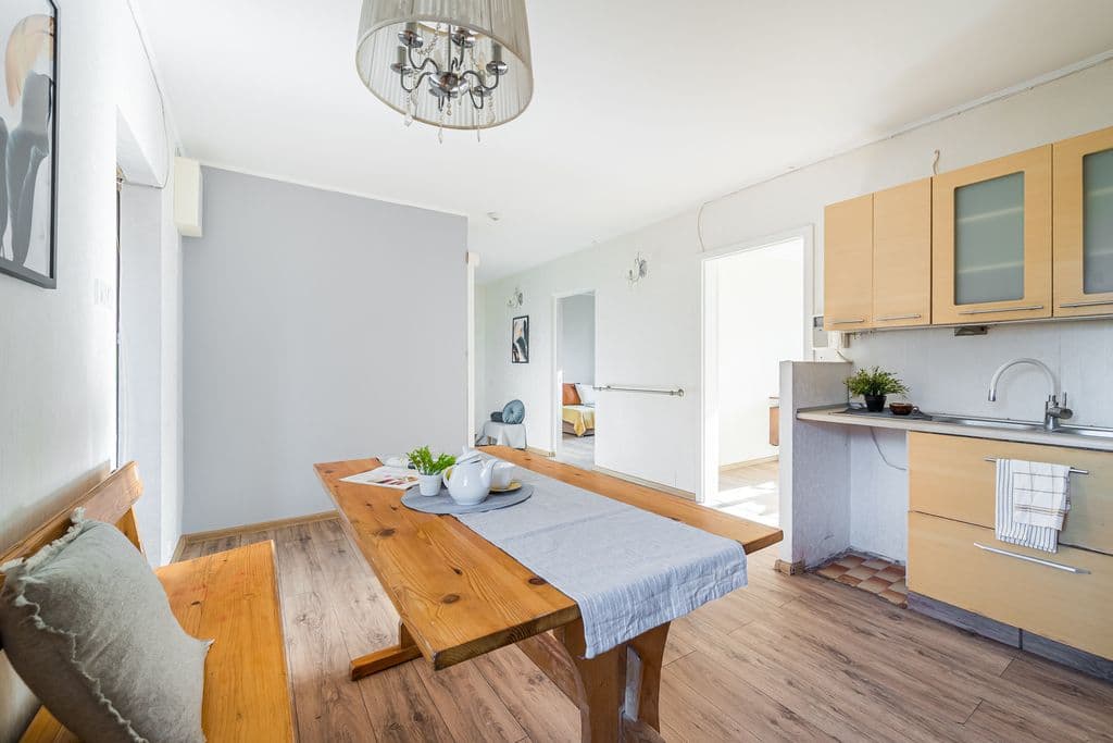 Spacious apartment with potential for 5 rooms – 13