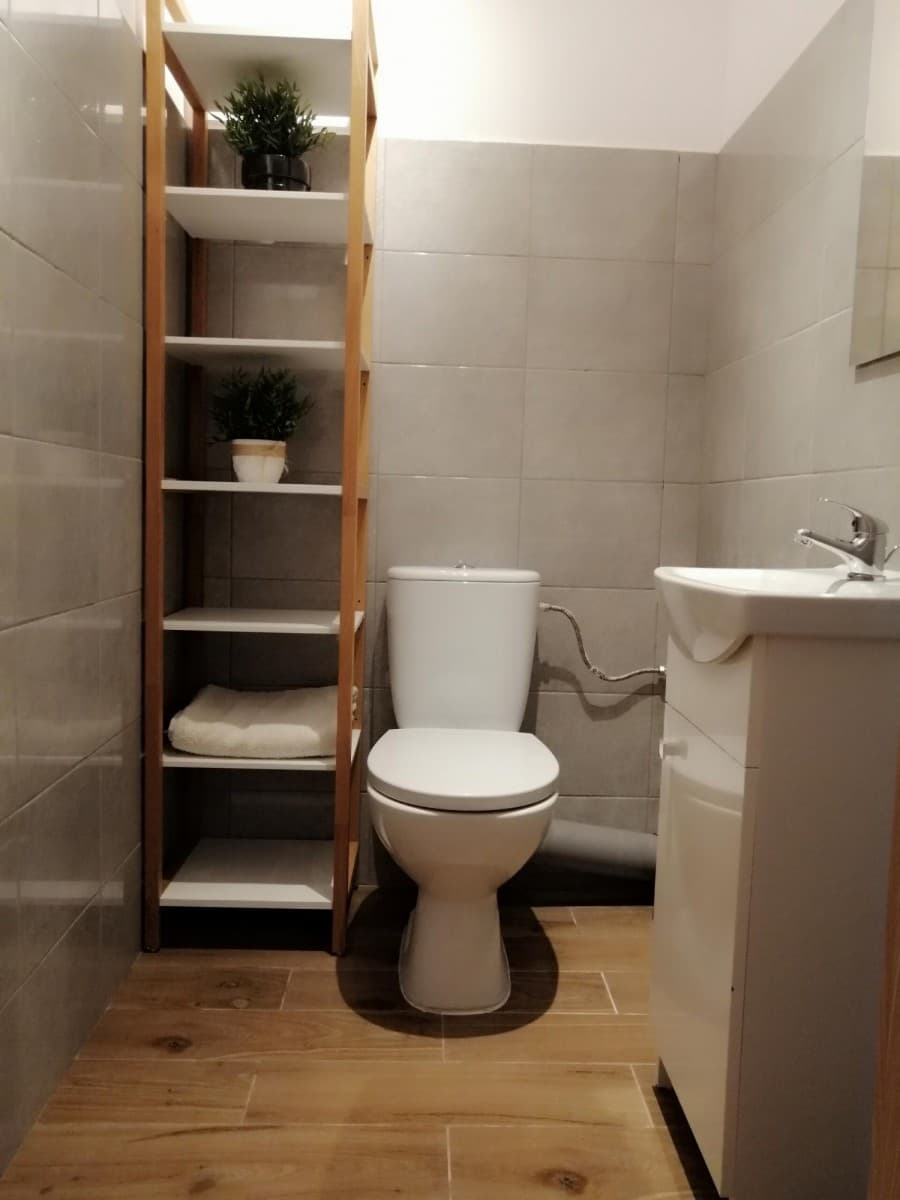 Investment-ready apartment in prime Ochota location – 5
