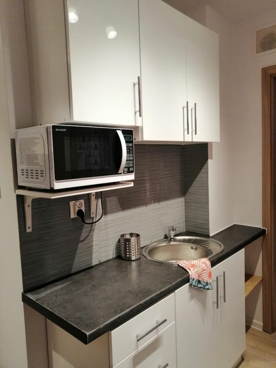 Investment-ready apartment in prime Ochota location – 8
