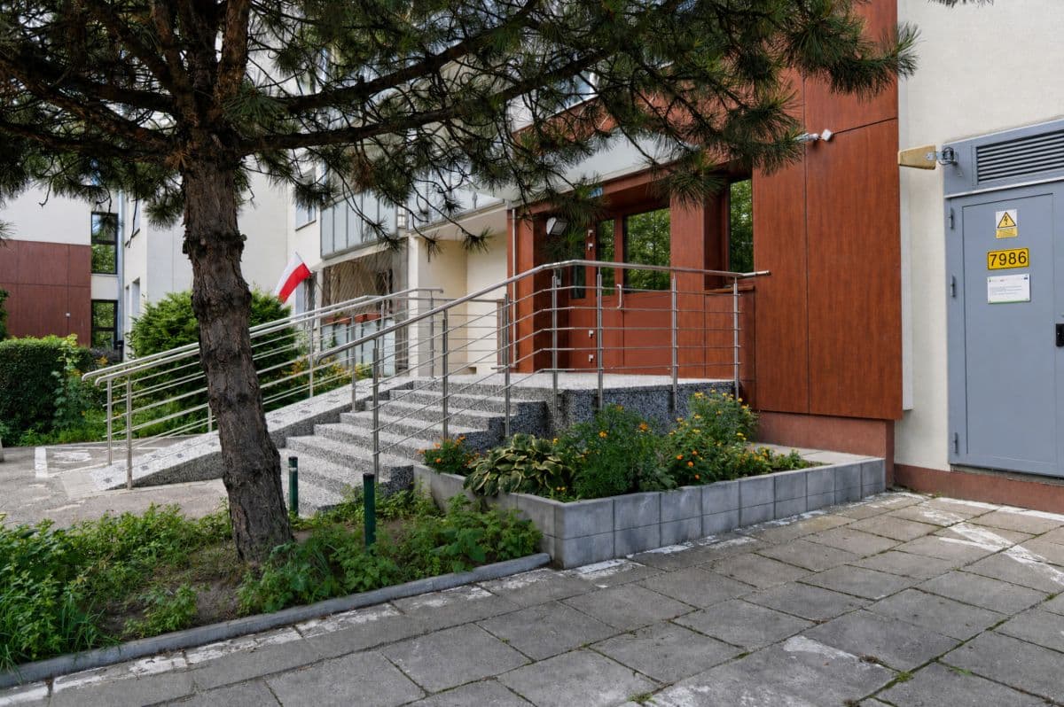 Functional apartment near green areas in Ochota – 8