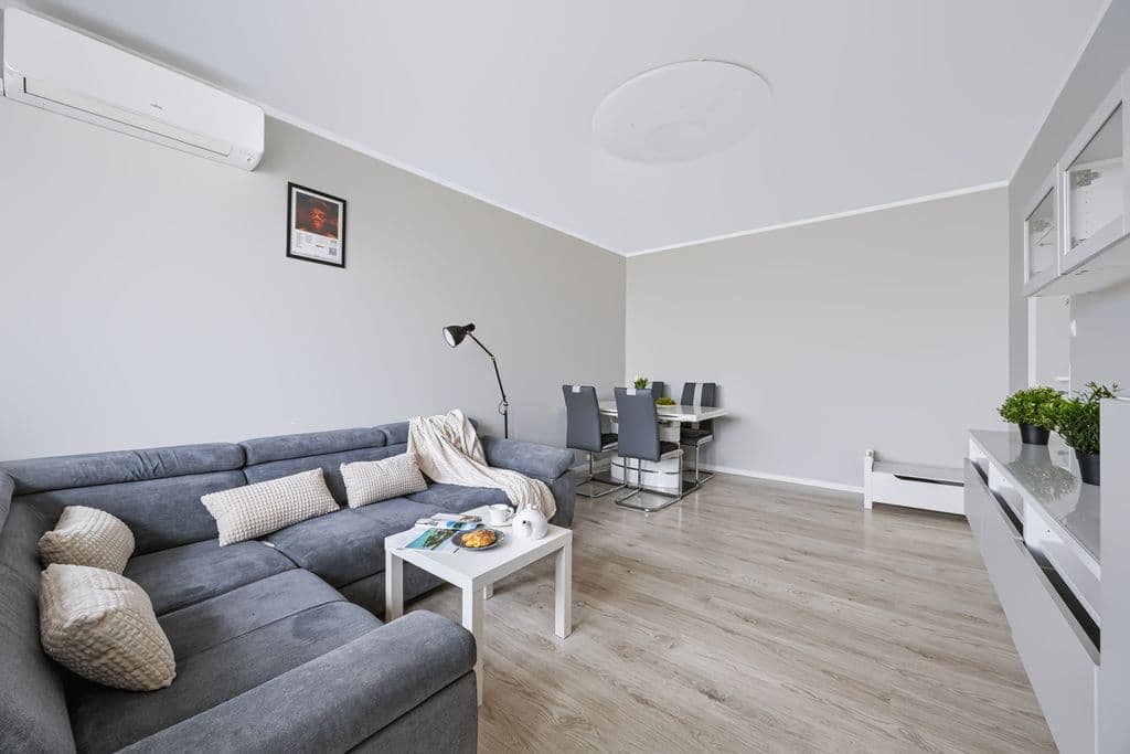 Three-room apartment with panoramic city views – 2