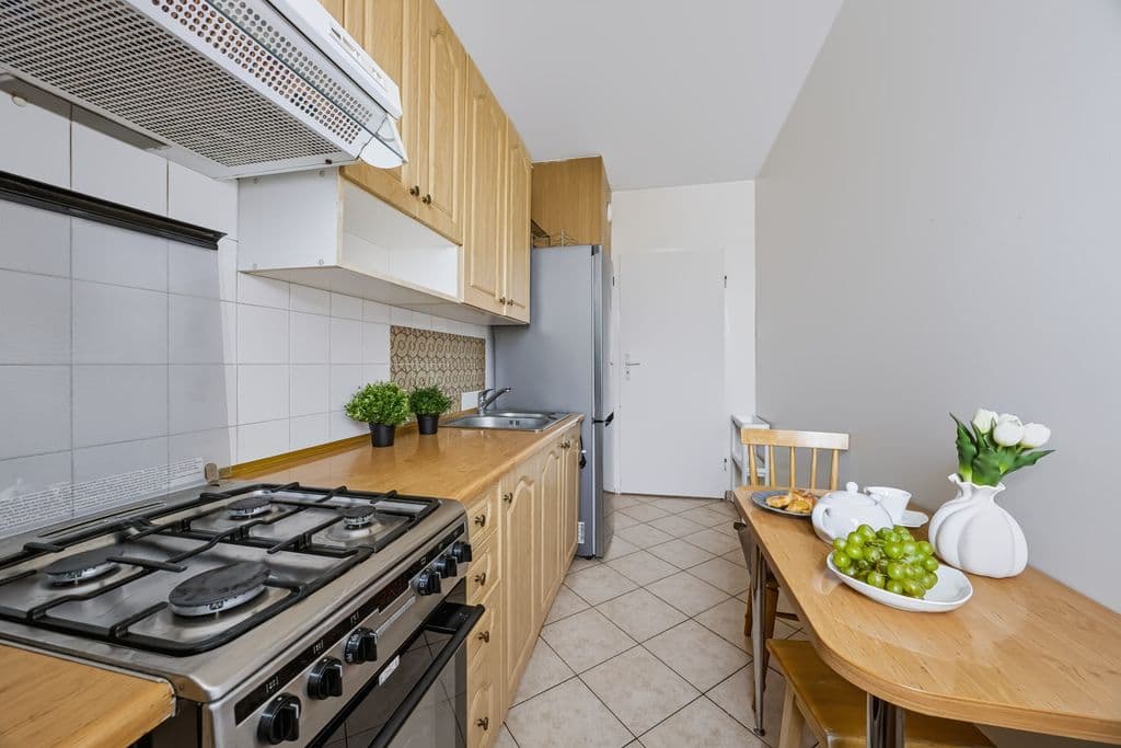 Three-room apartment with panoramic city views – 8