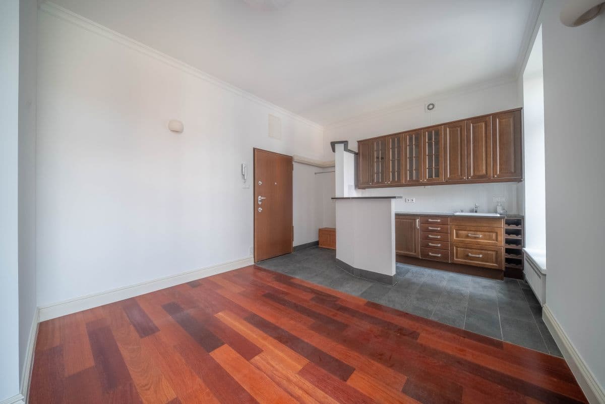 39 m² office in a renovated tenement, central Warsaw – 7