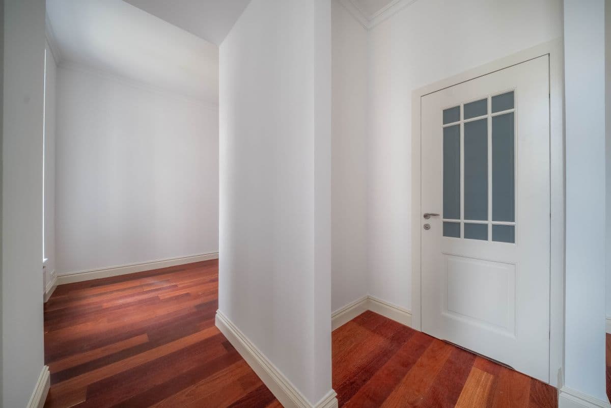 39 m² office in a renovated tenement, central Warsaw – 9