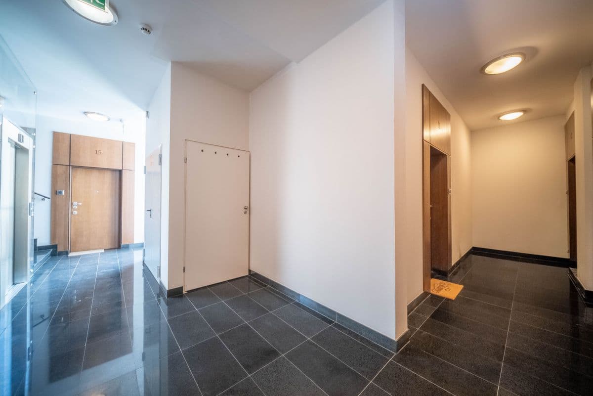 39 m² office in a renovated tenement, central Warsaw – 17