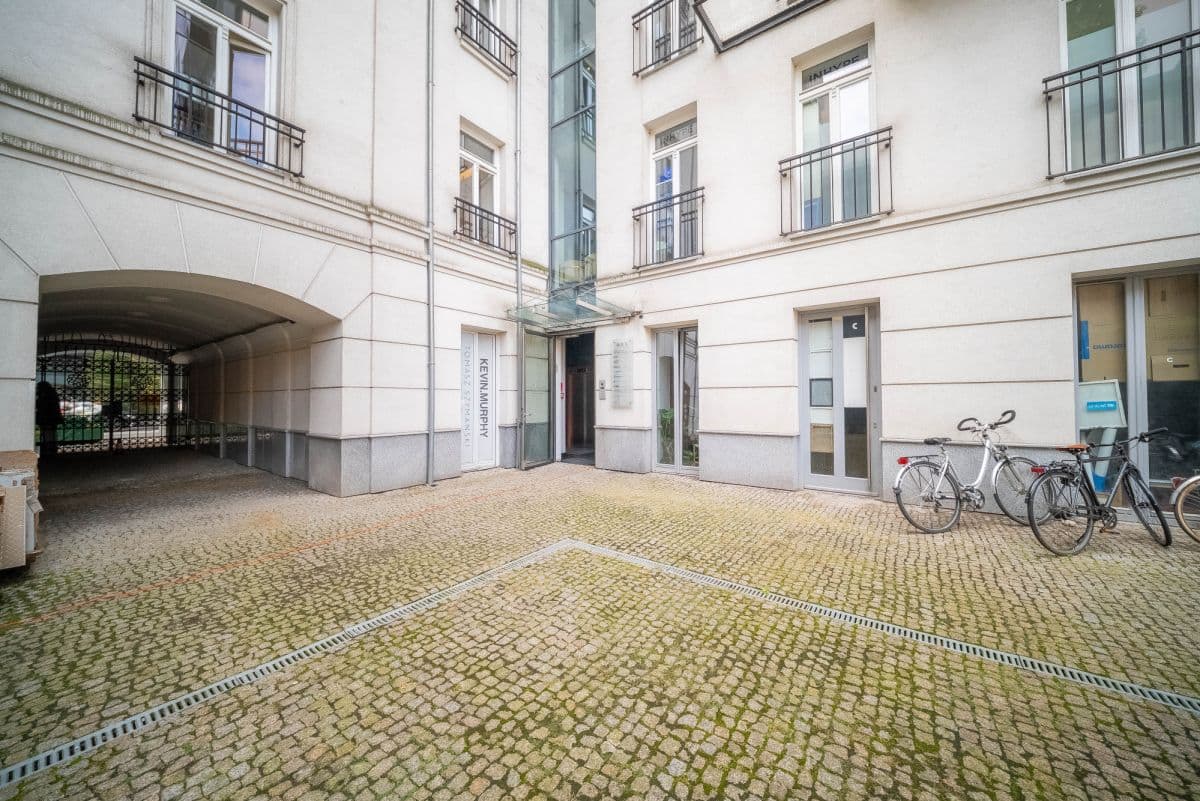 39 m² office in a renovated tenement, central Warsaw – 18