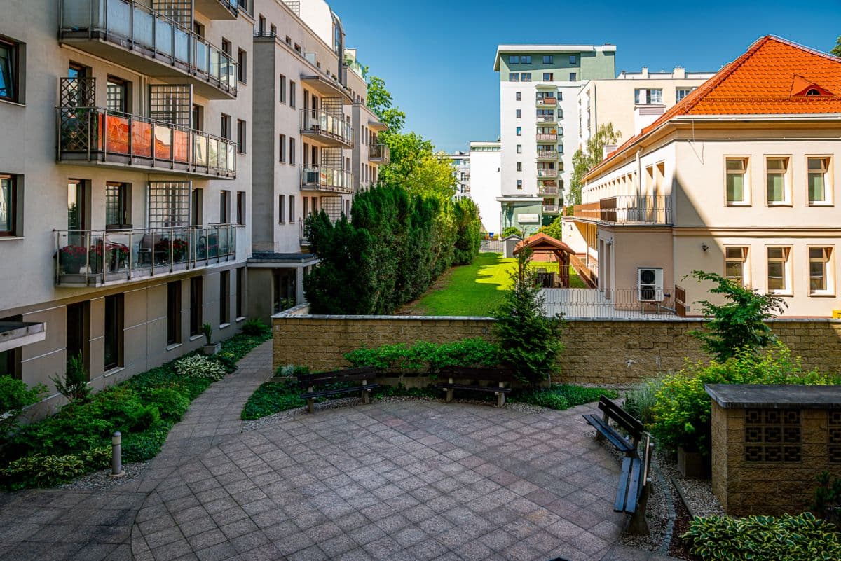 Spacious apartment in prestigious Stary Mokotów – 8