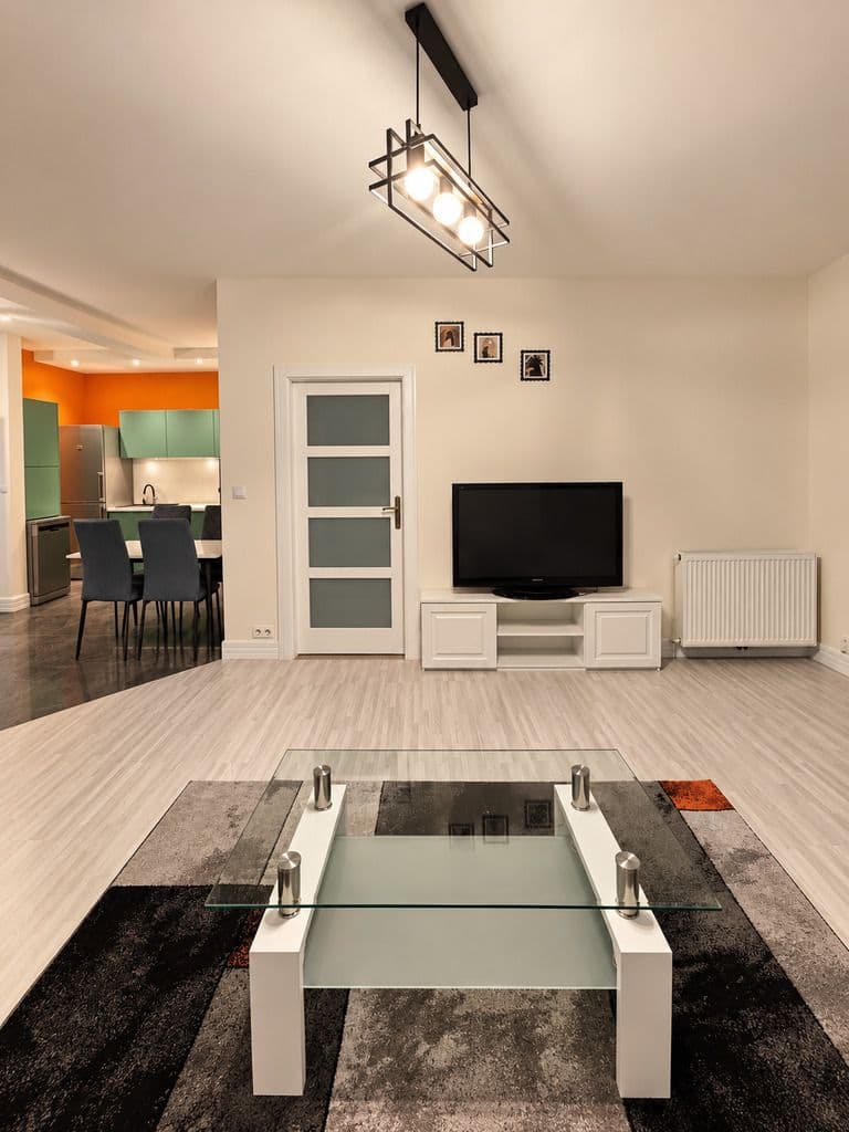 Spacious 64 m² apartment with terrace on Wyścigowa – 3