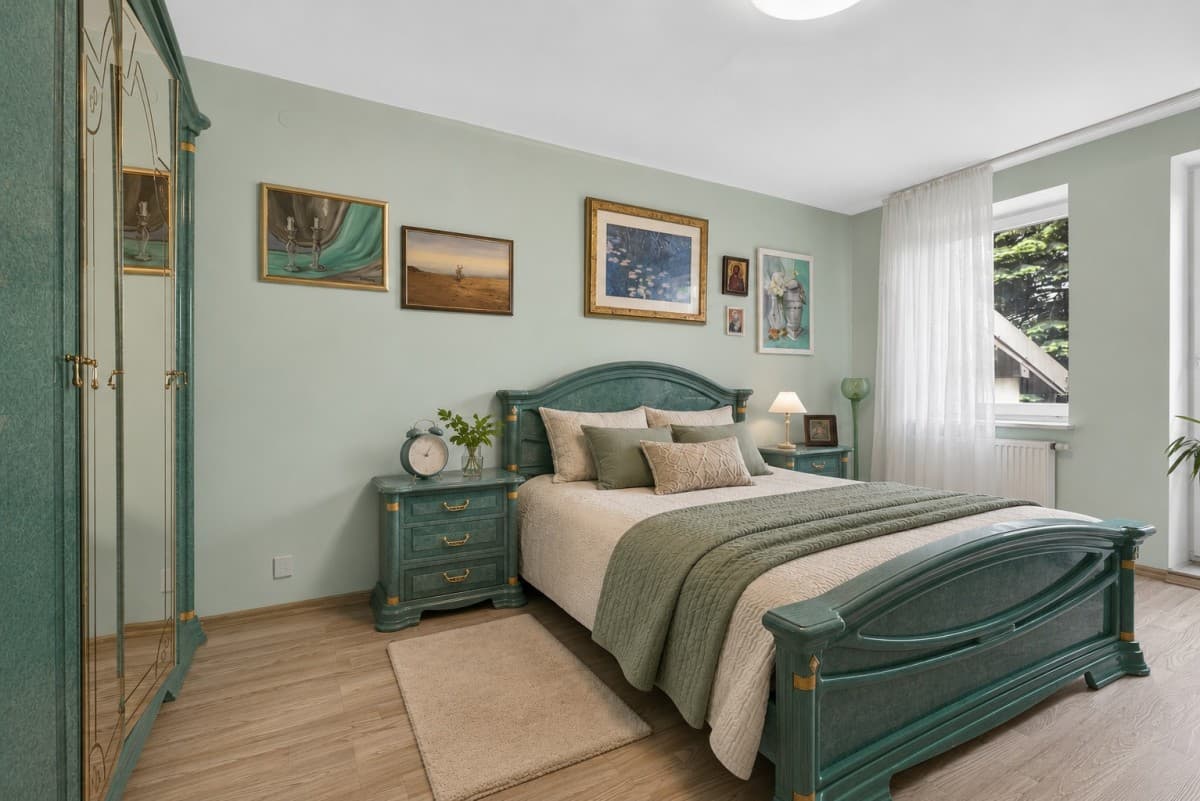 Charming family home with history and spacious garden – 7