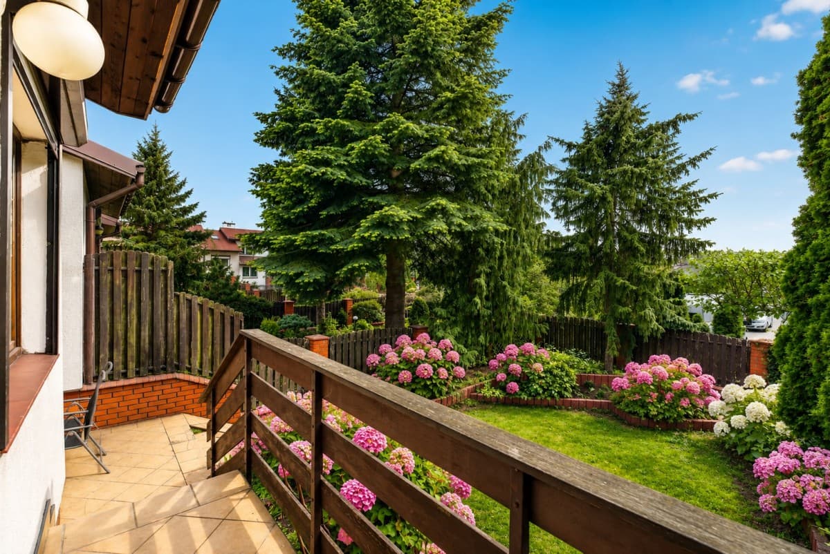 Charming family home with history and spacious garden – 10