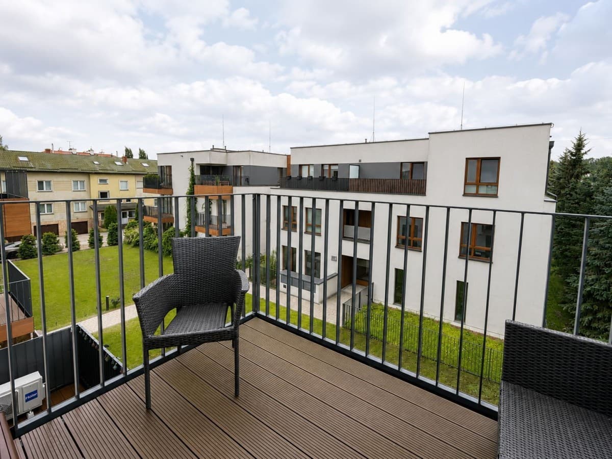 Spacious family apartment in gated community with parking – 15