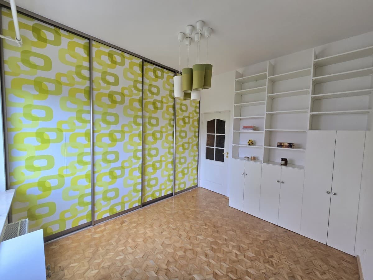 Spacious 2-room apartment with large terrace – 5