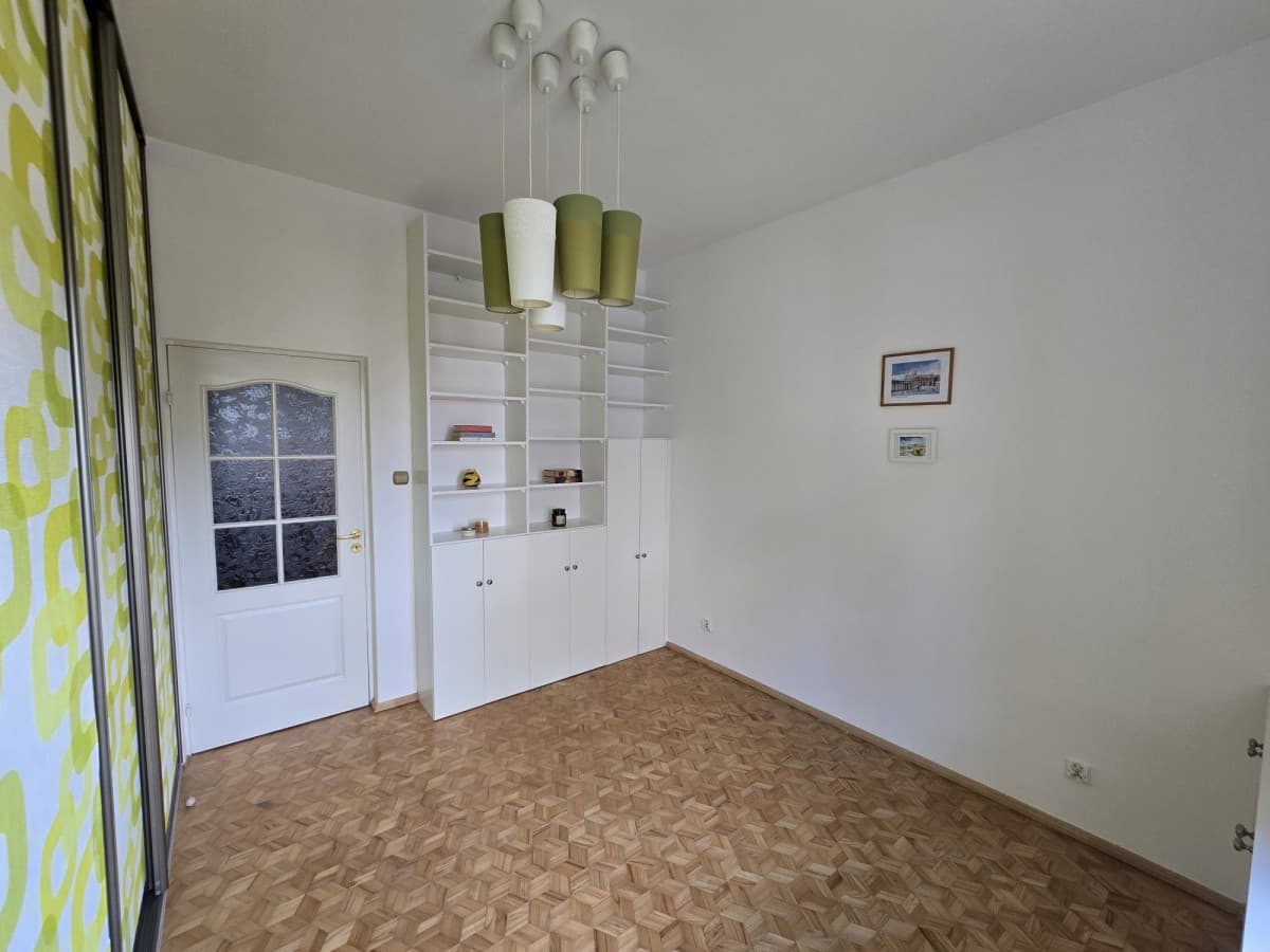 Spacious 2-room apartment with large terrace – 6