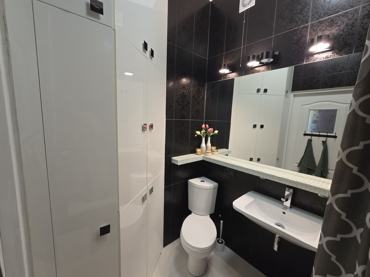 Spacious 2-room apartment with large terrace – 10