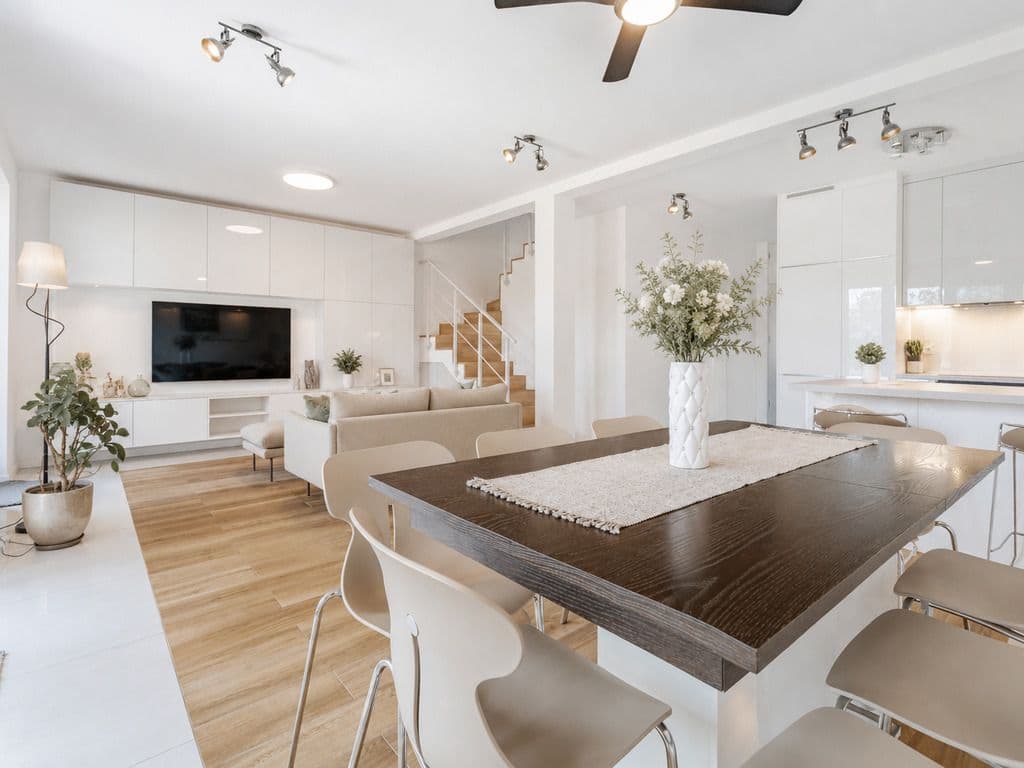 Modern home with garden and garage, move-in ready – 7
