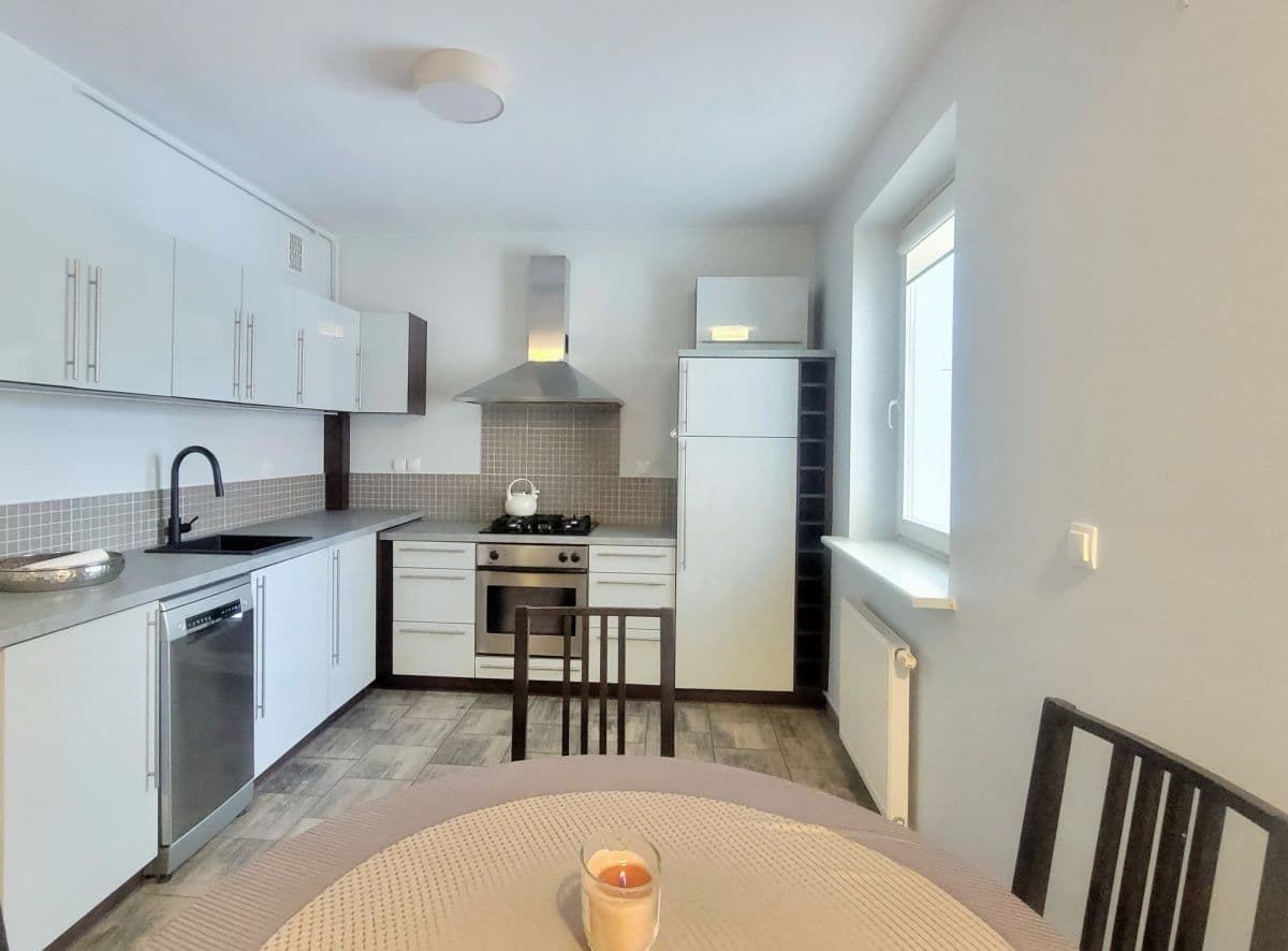 Spacious 2-room apartment with balcony in Mokotów – 7