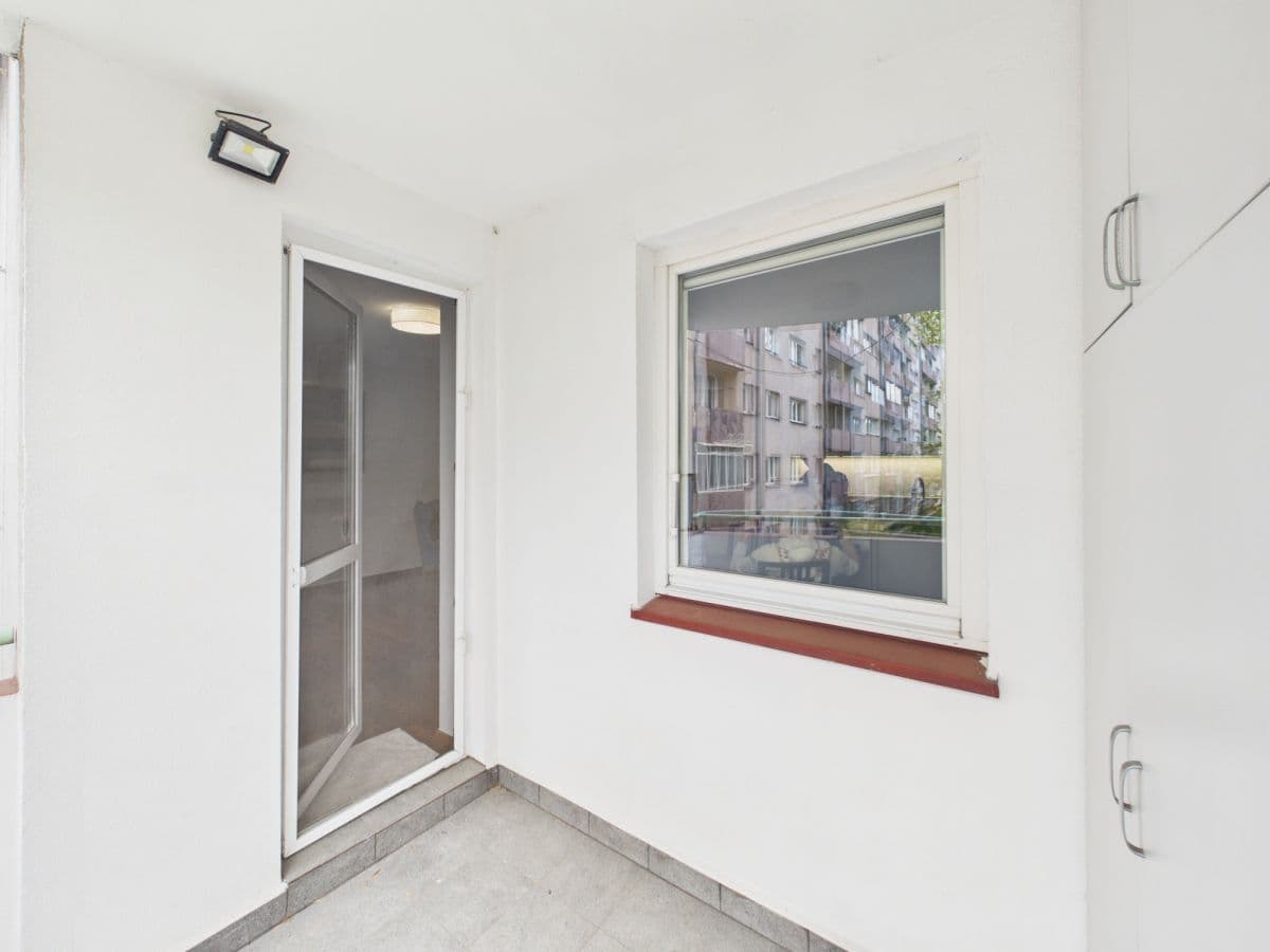 Spacious 2-room apartment with balcony in Mokotów – 15