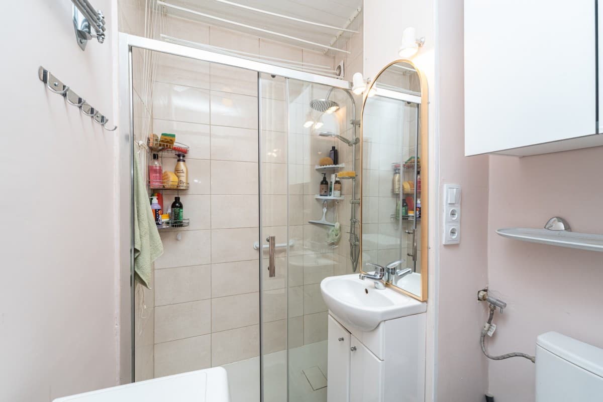 Cozy 2-room apartment with loggia in Targówek – 12