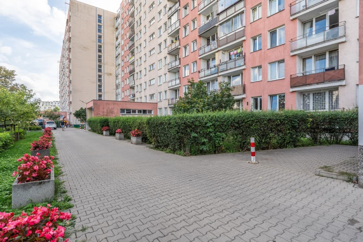 Cozy 2-room apartment with loggia in Targówek – 14