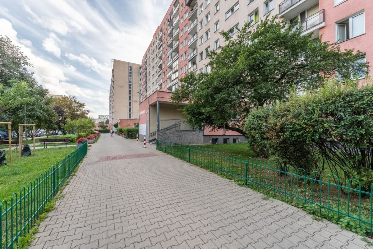 Cozy 2-room apartment with loggia in Targówek – 15